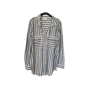Flower & Feather Top Size 1XL Grey White Multi Striped Long Sleeve Button‎ Up